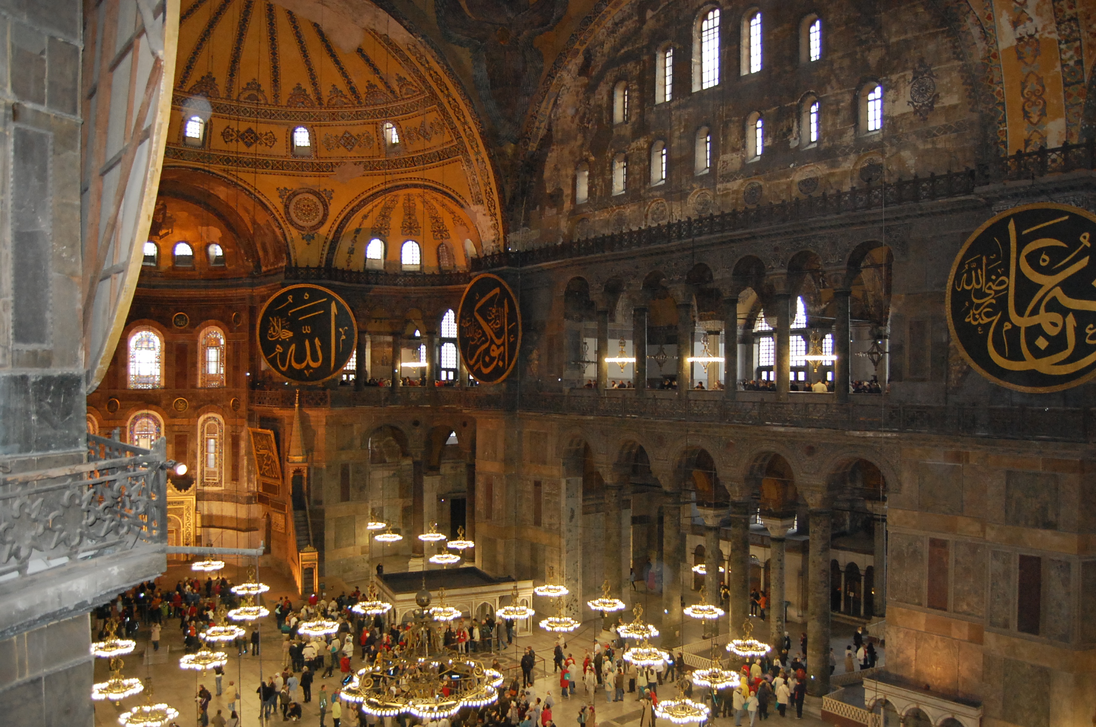 Hagia Sophia & Masjid Biru: Simbol Perdamaian Global 